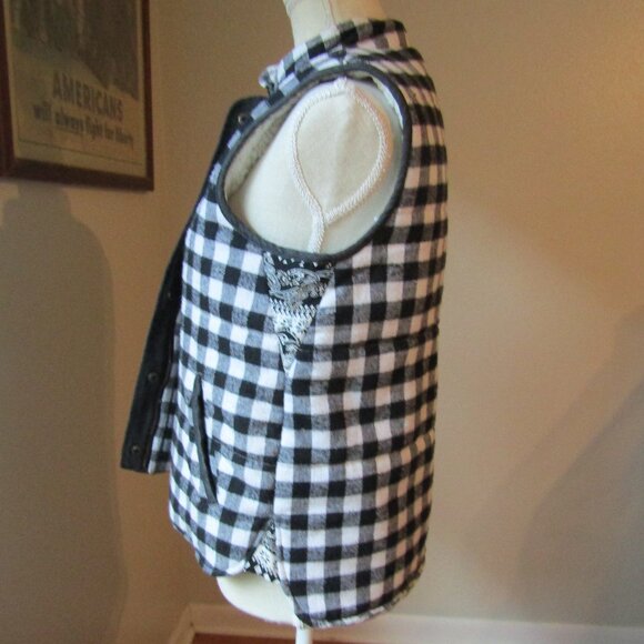 ♥️ En Creme Black/White Sherpa Lined Puffer Vest - Picture 1 of 11